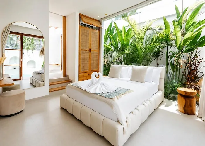 Coco 1br Private Pool In Pererenan With Skylight Bathtub Canggu (Bali)